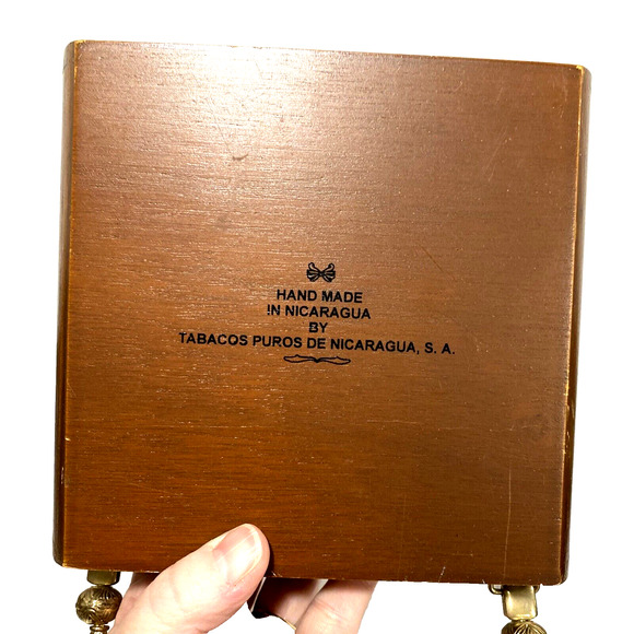 Vintage 1970's Cigar Box Purse Wood Case with Gold Beaded Top Loop Handle FLAW - Picture 6 of 13